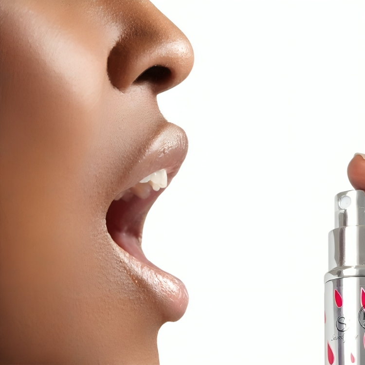 SECRETPLAY - SPRAY SEXUEL ORAL À LA FRAISE ACIDE